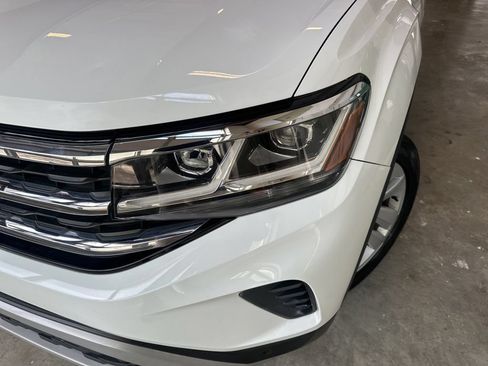Used 2020 Volkswagen Atlas Cross Sport SE w/ Panoramic Sunroof Package AWD/4WD image 9
