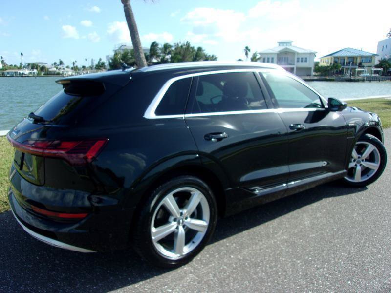 Used 2019 Audi e-tron Premium Plus AWD/4WD image 9