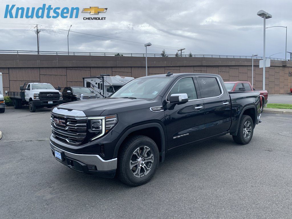Used 2025 GMC Sierra 1500 SLT AWD/4WD image 3
