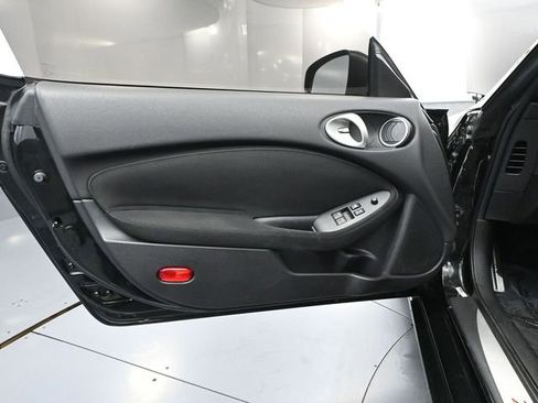 Used 2016 Nissan 370Z Coupe image 16