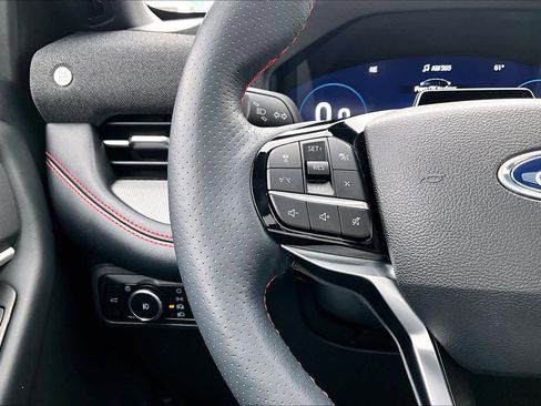 Used 2025 Ford Explorer ST-Line w/ Premium Package image 23