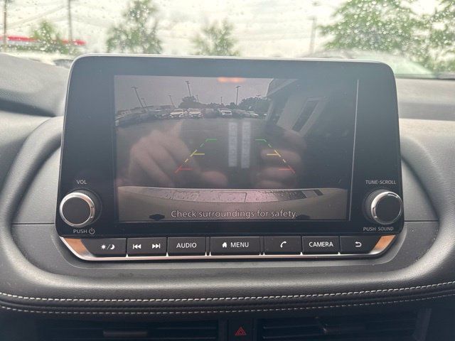 Used 2024 Nissan Rogue S AWD/4WD image 15