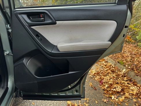 Used 2016 Subaru Forester 2.5i Premium w/ Popular Package #2 image 11