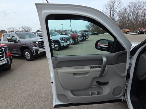 Used 2013 Chevrolet Silverado 1500 W/T image 13