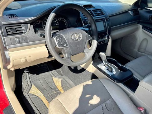 Used 2014 Toyota Camry FWD image 2