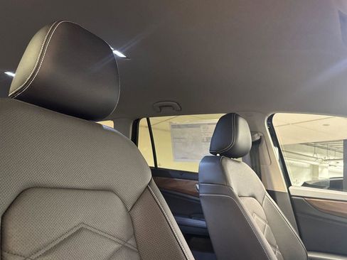 New 2026 Volkswagen Atlas SE image 17