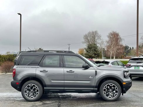 New 2025 Ford Bronco Sport Outer Banks w/ Topo Graphic Package AWD/4WD image 2