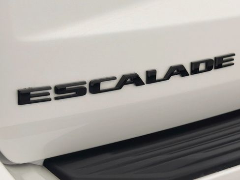 Used 2023 Cadillac Escalade Sport Platinum w/ LPO, ONYX Package AWD/4WD image 10