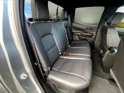 Used 2024 Chevrolet Colorado Trail Boss w/ Safety Package image 17