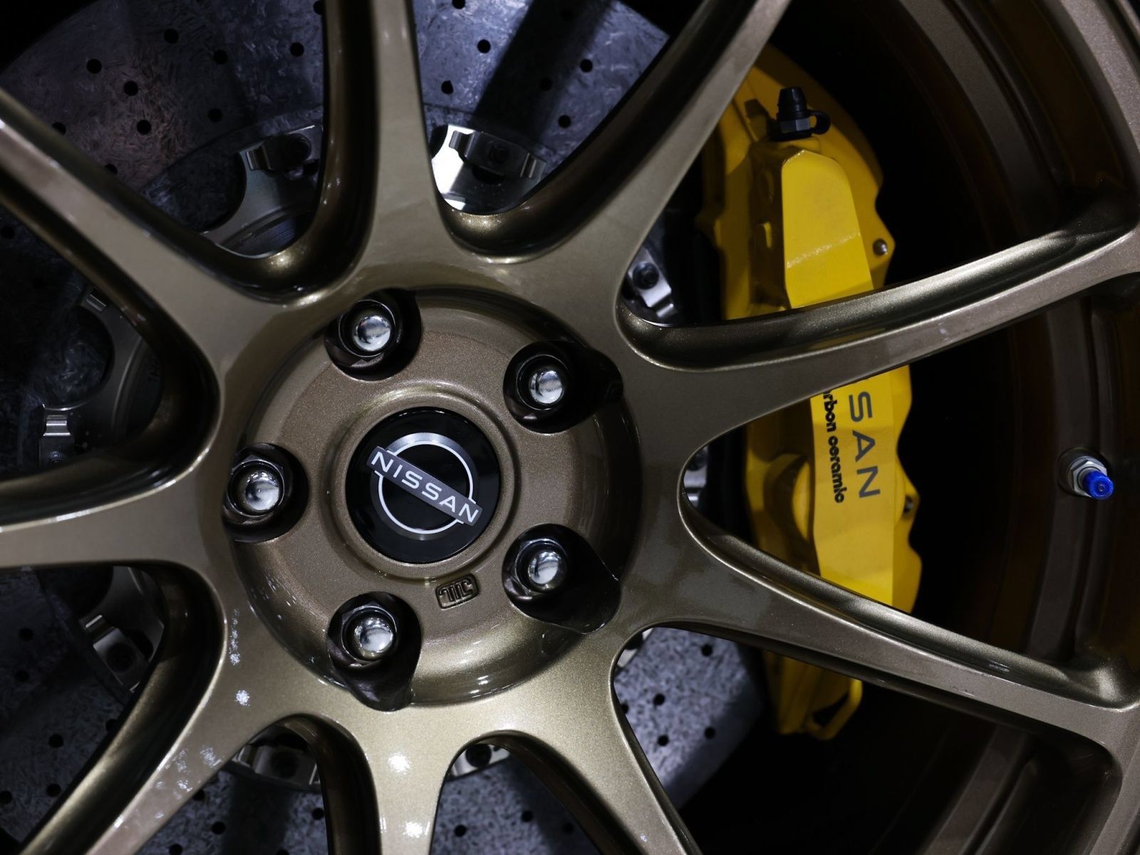Used 2021 Nissan GT-R Premium AWD/4WD image 10