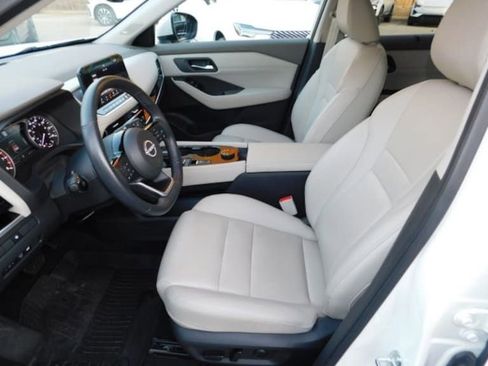 Used 2023 Nissan Rogue SL w/ SL Premium Package image 14