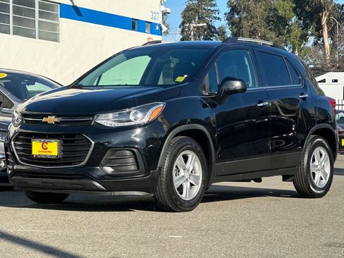 Used 2019 Chevrolet Trax LT w/ LT Convenience Package image 9