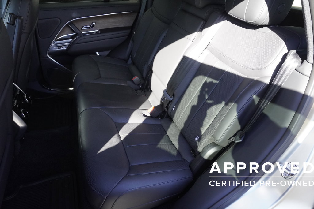Used 2026 Land Rover Range Rover SE AWD/4WD image 30