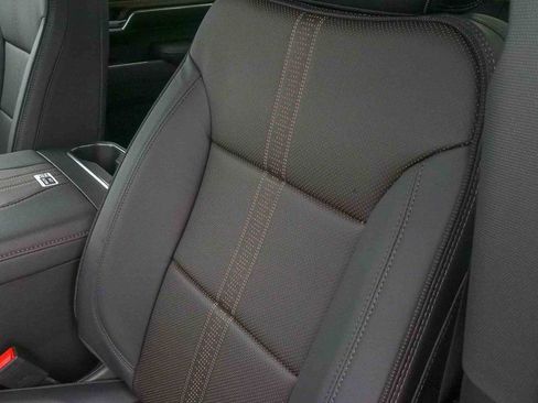 New 2026 Chevrolet Silverado 1500 High Country w/ Technology Package AWD/4WD image 21