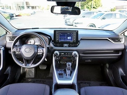 Used 2022 Toyota RAV4 LE FWD image 19