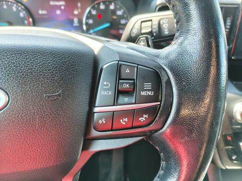 Used 2020 Ford Explorer XLT w/ Equipment Group 202A AWD/4WD image 28