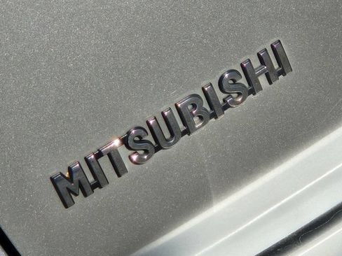 Used 2019 Mitsubishi Outlander ES FWD image 11