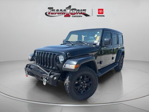 Used 2023 Jeep Wrangler Unlimited Sahara AWD/4WD image 4
