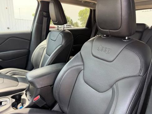 Used 2021 Jeep Cherokee Limited AWD/4WD image 19