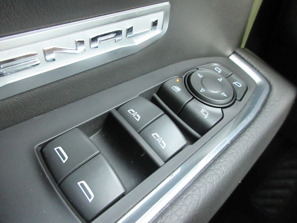 Used 2023 GMC Sierra 1500 Denali AWD/4WD image 30
