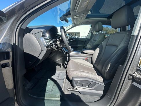 Used 2025 Audi Q7 3.0T Premium Plus image 9