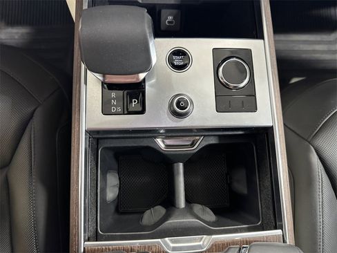 Used 2023 Land Rover Range Rover SE image 17