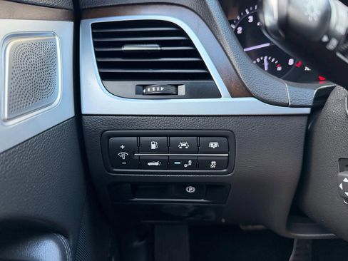 Used 2018 Genesis G80 3.8 w/ Option Group 03 image 28