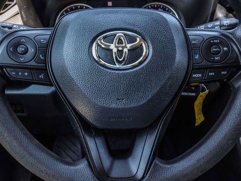 Used 2022 Toyota RAV4 LE w/ Carpet Mat Package (TMS) AWD/4WD image 10