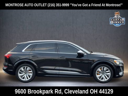 Used 2022 Audi e-tron S Premium Plus image 9