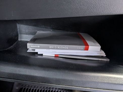 Used 2021 Toyota C-HR XLE image 28