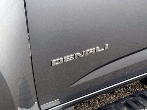 Used 2020 GMC Canyon Denali image 11