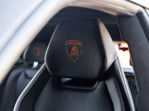 Used 2026 Lamborghini Urus SE AWD/4WD image 29