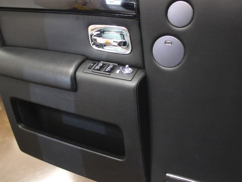 Used 2007 Rolls-Royce Phantom Sedan RWD image 13