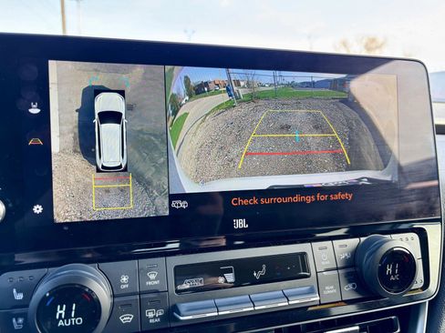 Used 2024 Toyota Grand Highlander Limited AWD/4WD image 5