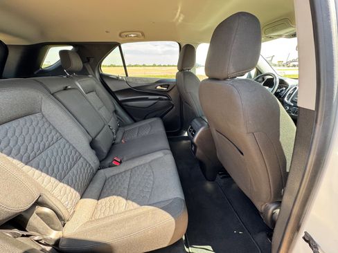 Used 2019 Chevrolet Equinox LT image 18