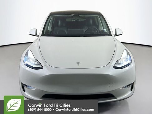 Used 2020 Tesla Model Y Long Range image 4