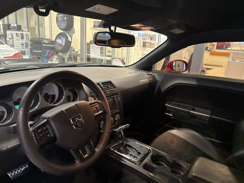 Used 2014 Dodge Challenger R/T image 10