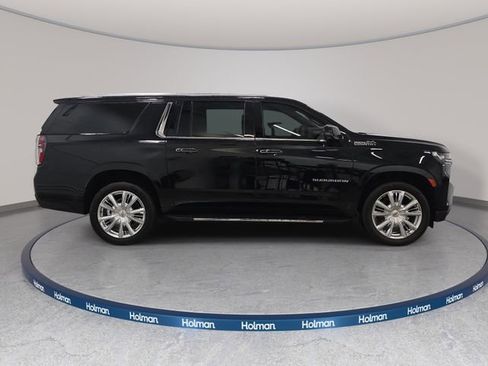 Used 2022 Chevrolet Suburban High Country w/ Max Trailering Package AWD/4WD image 5