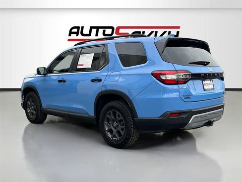 Used 2025 Honda Pilot TrailSport image 5