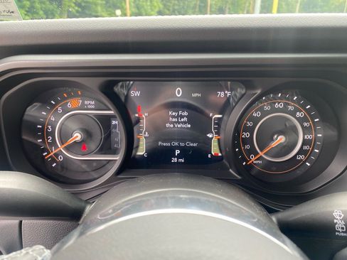 New 2025 Jeep Wrangler Unlimited Sahara AWD/4WD image 16