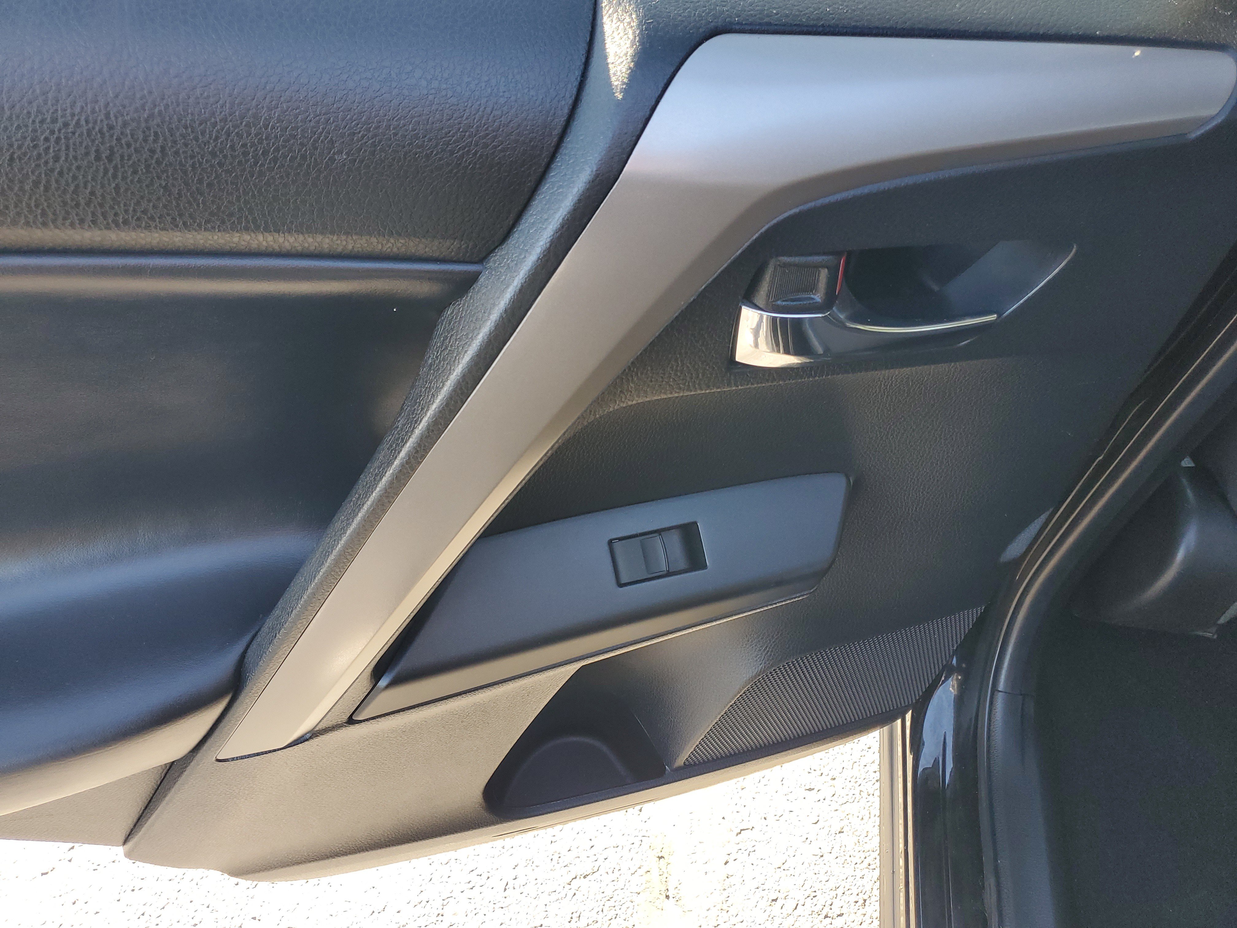 Certified 2018 Toyota RAV4 XLE w/ Plus Extra Value Package AWD/4WD image 12