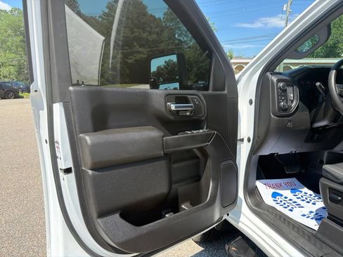 Certified 2022 Chevrolet Silverado 2500 Custom w/ Custom Value Package AWD/4WD image 31