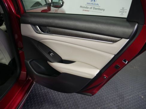 Certified 2018 Honda Accord EX-L image 7