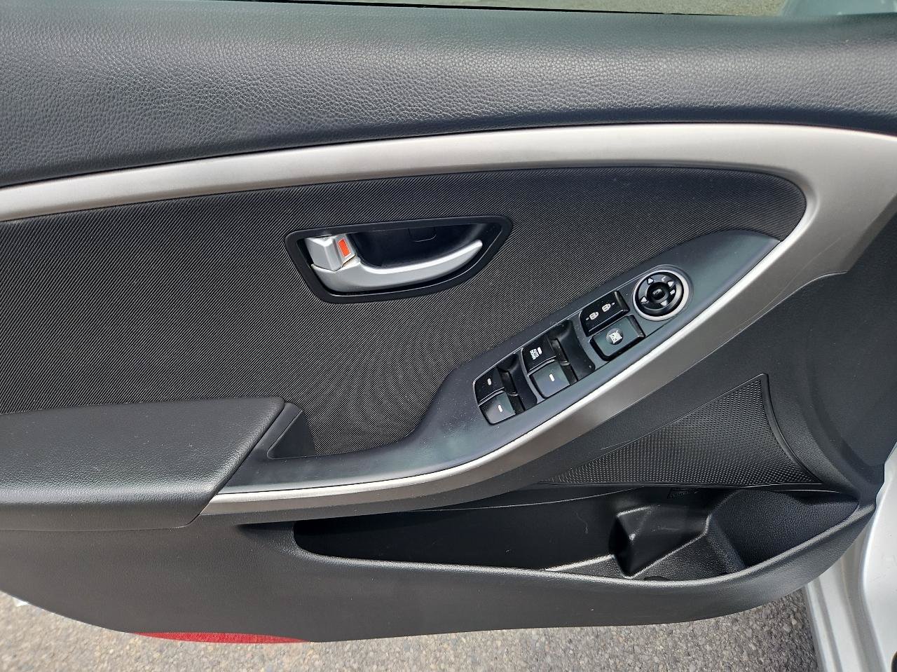 Used 2013 Hyundai Elantra GT FWD image 14