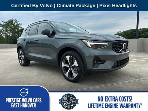 Certified 2026 Volvo XC40 B5 Plus AWD/4WD image 1