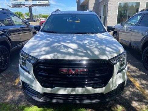 Certified 2023 GMC Terrain SLE w/ Driver Convenience Package FWD image 2