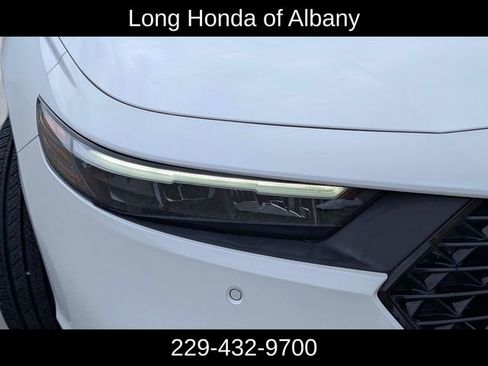 Used 2023 Honda Accord Touring image 3