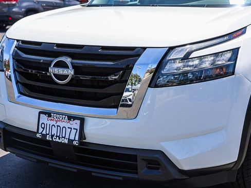 Used 2025 Nissan Pathfinder S FWD image 5