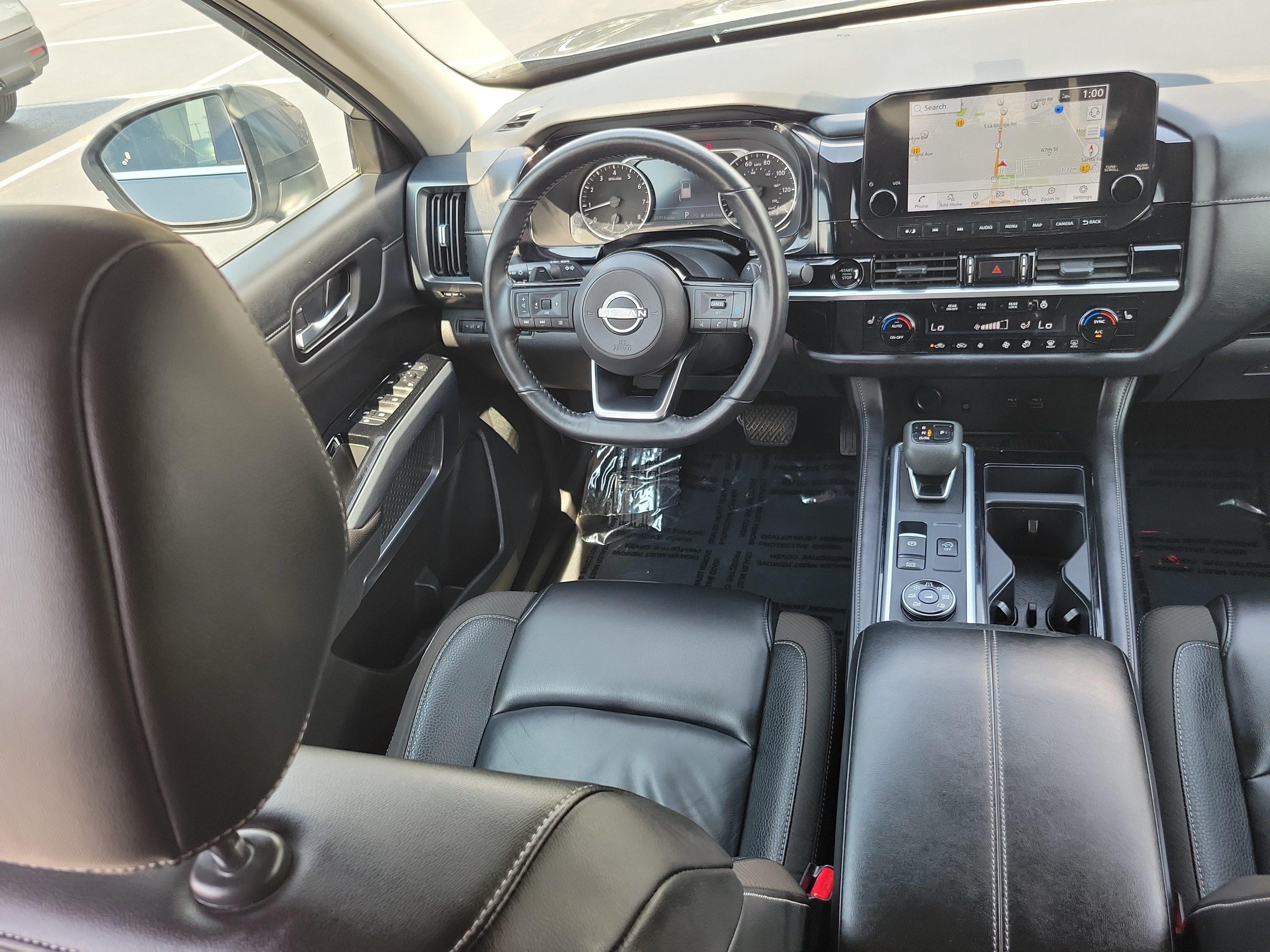 Used 2025 Nissan Pathfinder SL AWD/4WD image 15