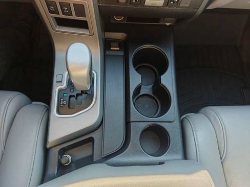 Used 2014 Toyota Sequoia Limited AWD/4WD image 23
